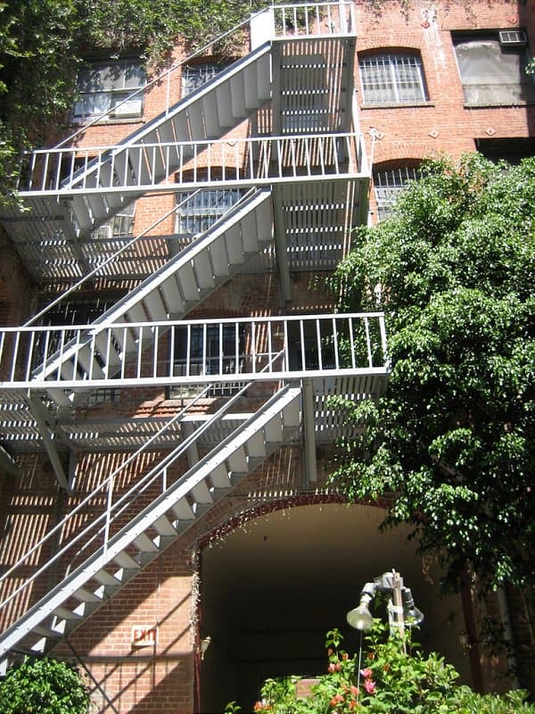 Amanda Peet’s Apartment Building from “A Lot Like Love”