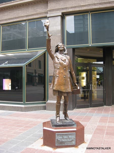 The Mary Tyler Moore TV Land Statue
